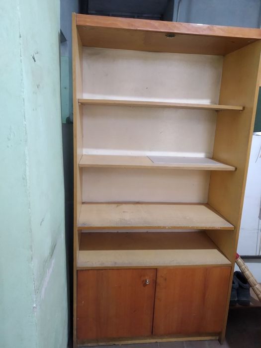 Шкаф с полками. Старая закалка)))