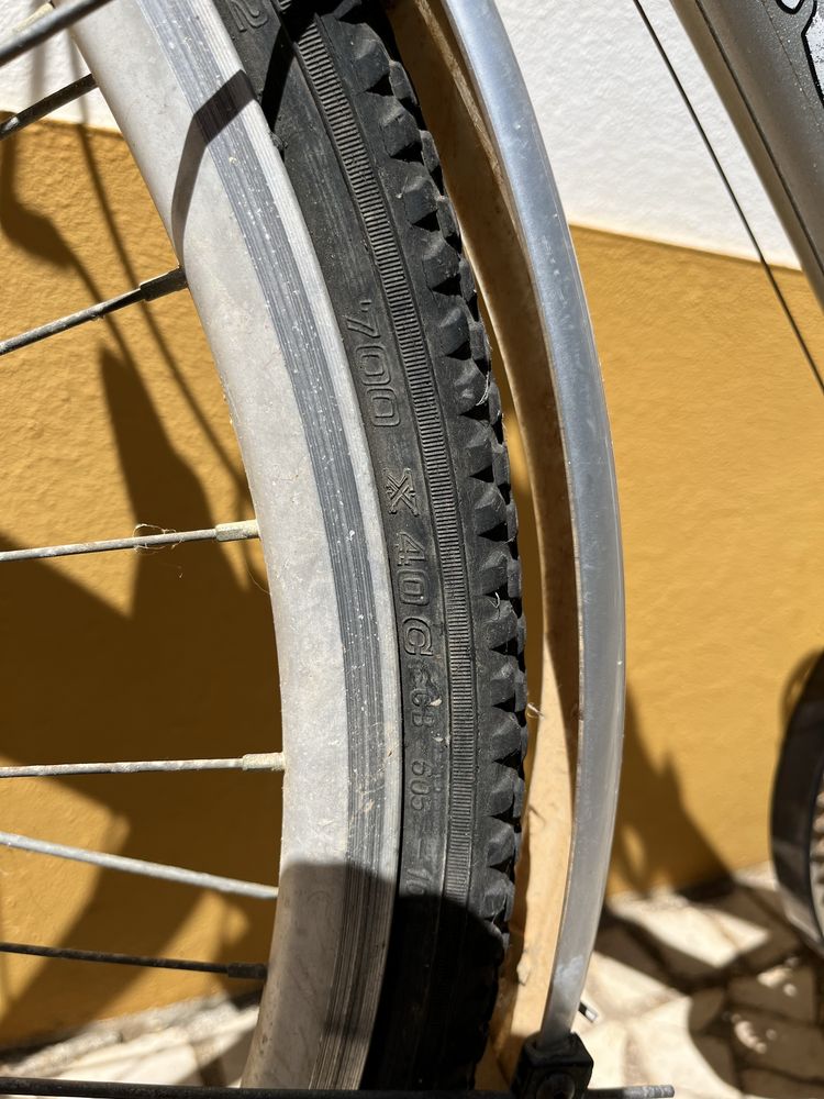 Vendo bicicleta de senhora em aluminio