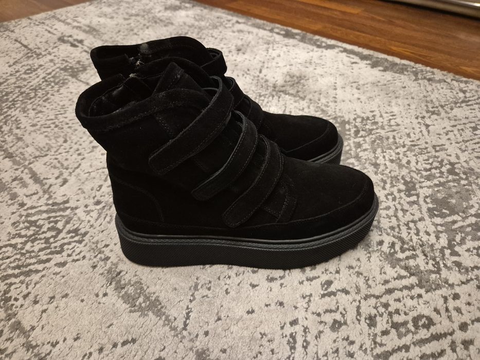 Зимові чоботи жіночі  Нові натуральна замша 40 р.
