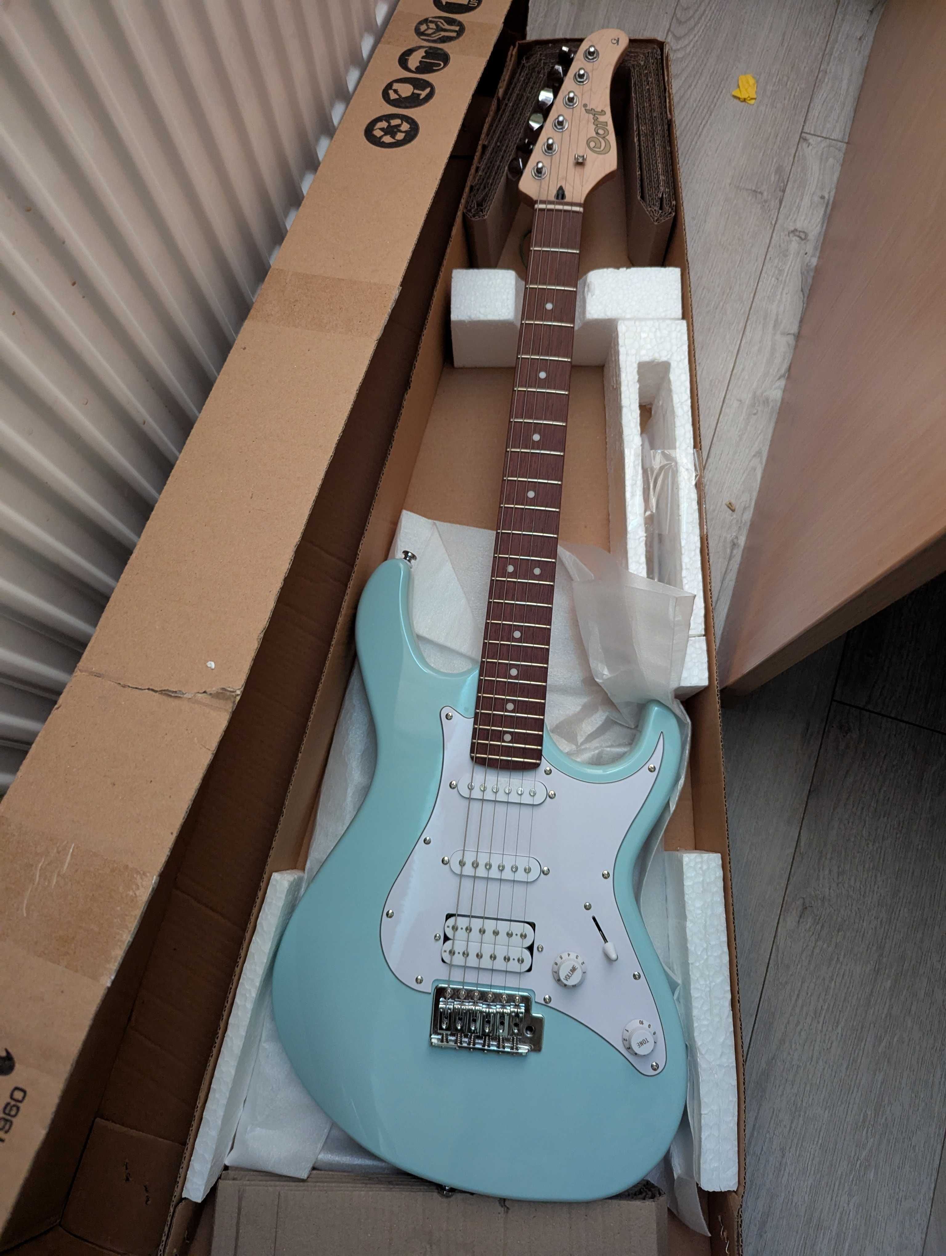 Електрогітара СORT G200 SkyBlue + комбік+ 2 дроти + педаль