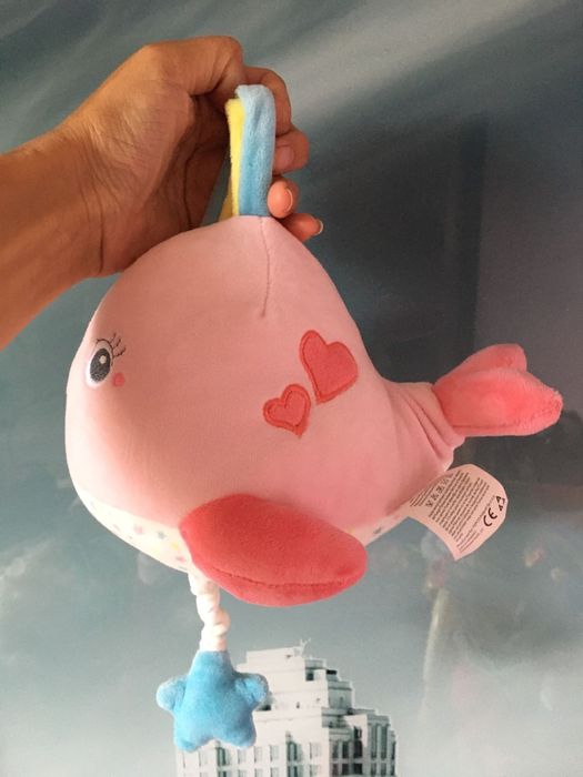 Іграшка в дитяче ліжечко