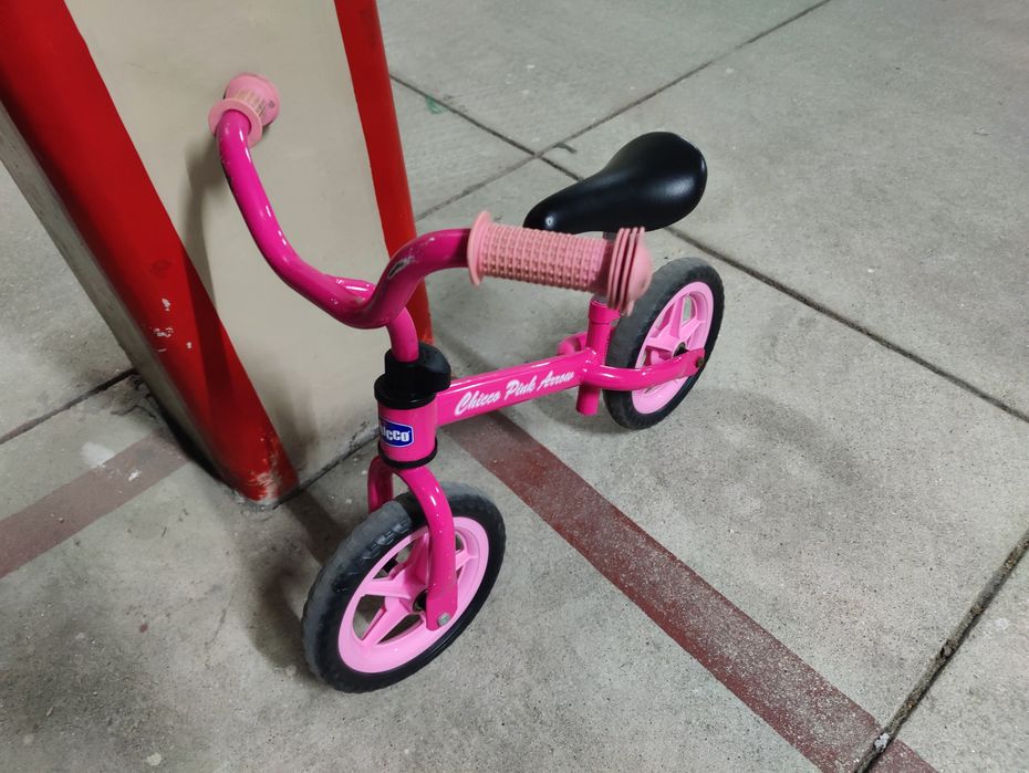 Bicicleta sem pedais Chicco pink arrow