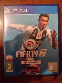 Gra FIFA 19 na PS4
