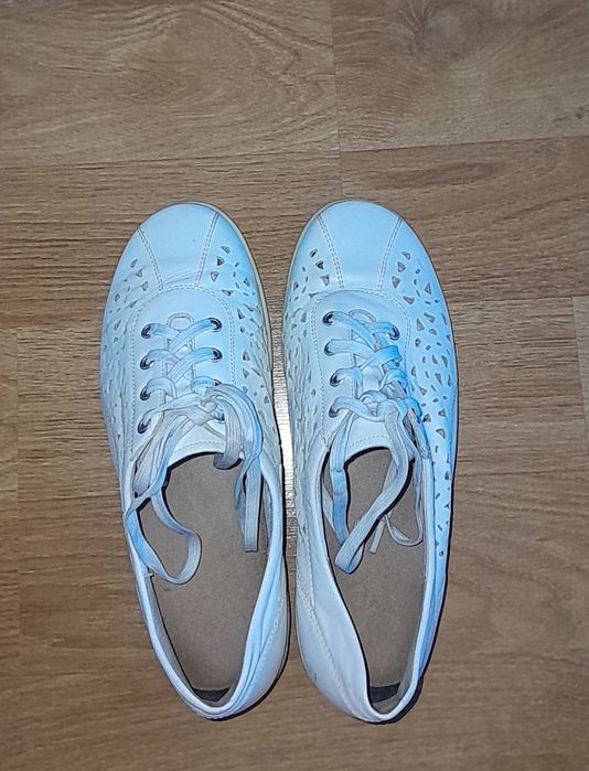 Нові літні кроссівки в сіточку 40 розмір