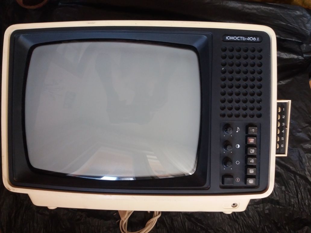 Продам телевизор Юность - 406Д