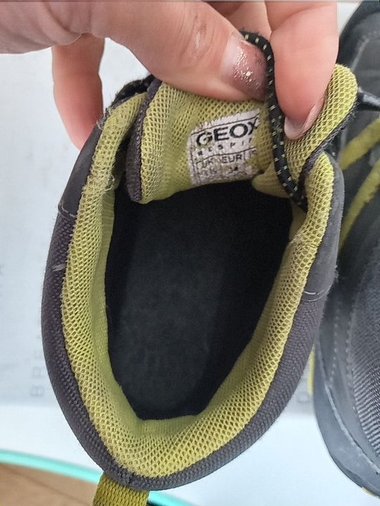 Продам фірмові черевики/півчеревики/кросівки Geox 34 розмір Італія