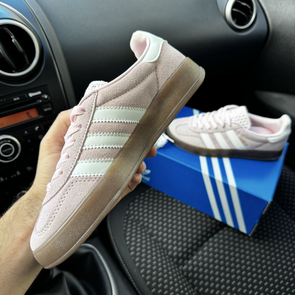 Жіночі кросівки адідас газель рожеві замша Adidas Gazelle pink white