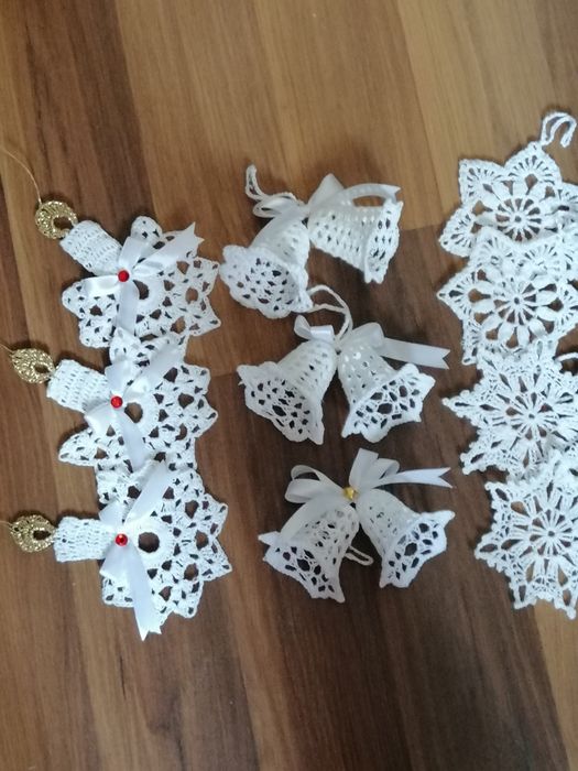 Zestaw 6 sztuk białe szydelkowe zawieszki na choinkę.  Ozdoby świątecz