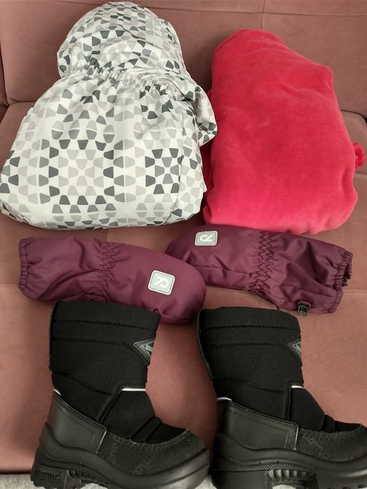2 zimowe kombinezony rozmiar 68/74 + śniegowce (Reima i Kuoma)