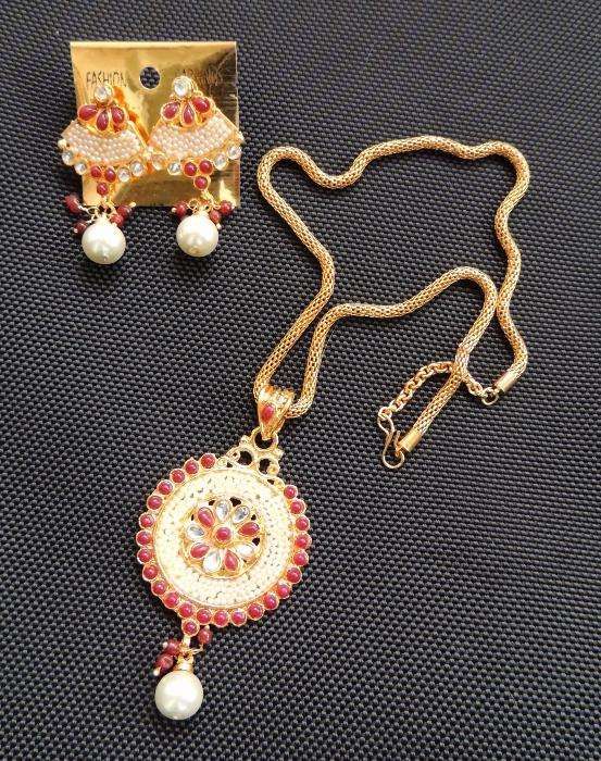 Набор бижутерии(серьги+кулон+цепочка). Индия, Есть выбор.