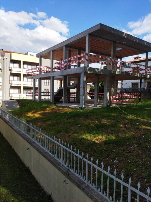 Vendo casa para demolir e construir