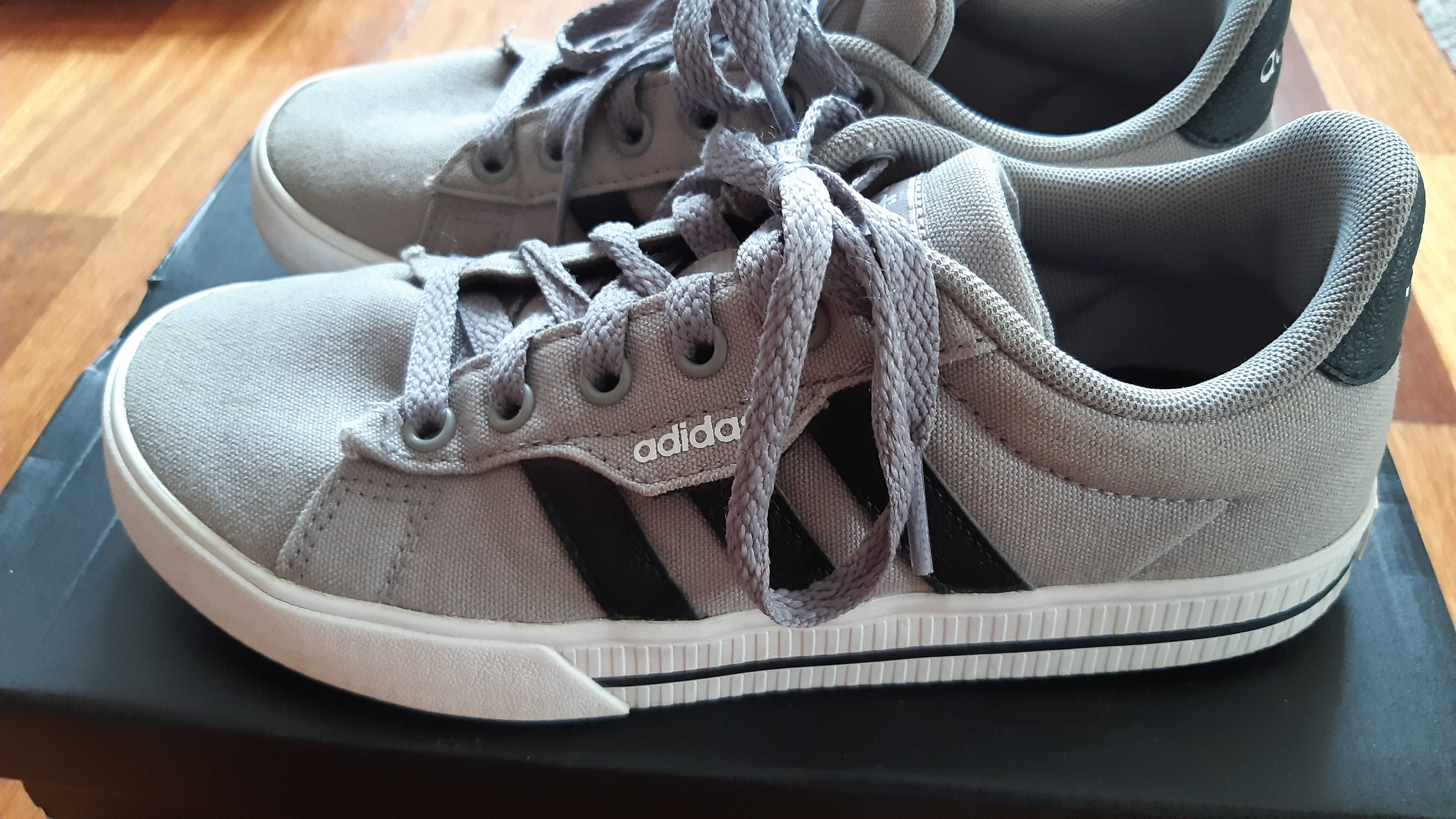 Buty dziecięce Adidas Daily 3.0K FX7269 r.35