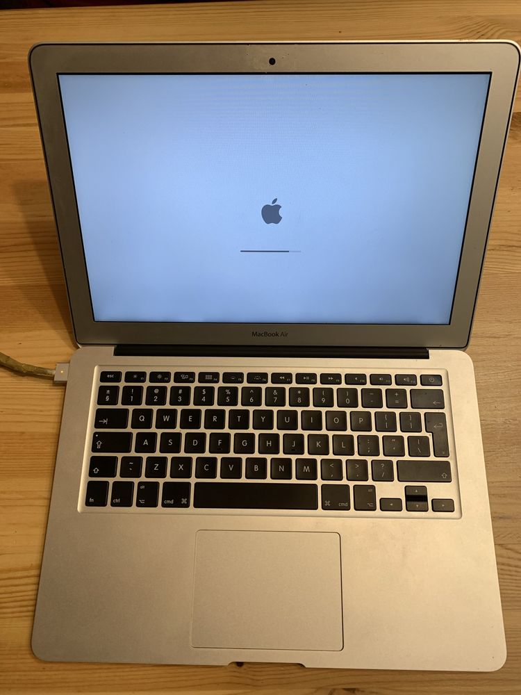 MacBook Air (13 inch mid 2012) Apple