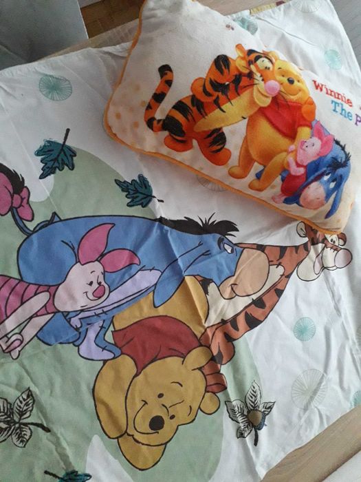 Poszewka na kołdrę 97x72cm i poduszka 43x23cm z Kubusiem Puchatkiem