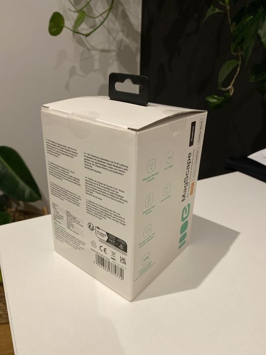 Greencell MagScape biurkowa stacja ładująca 3w1 o mocy 15W