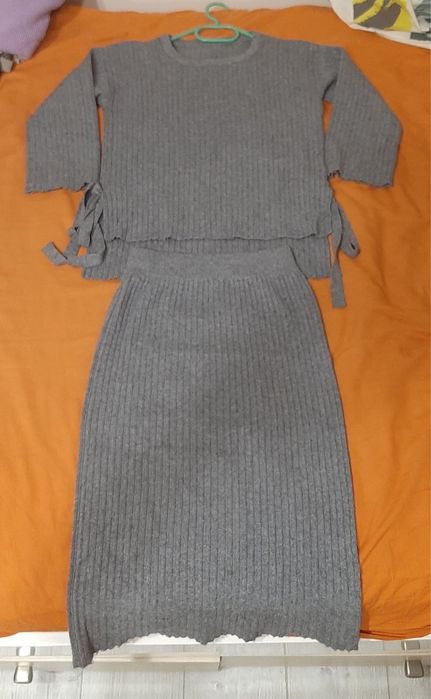 Костюм зі спідницею теплий