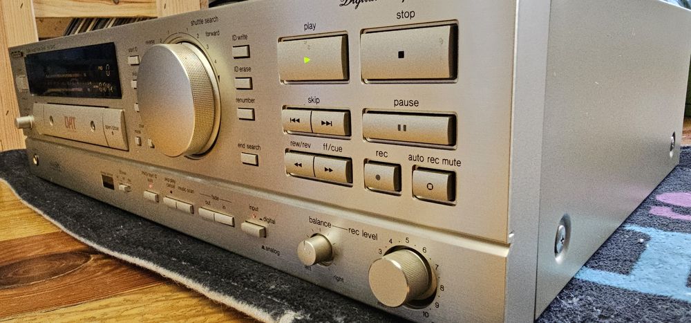 Technics SV-DA10 magnetofon cyfrowy DAT bdb. stan