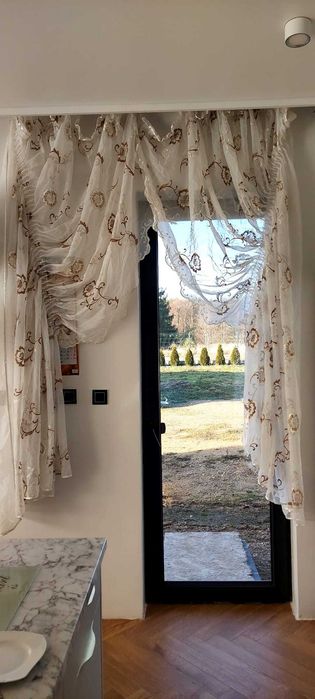 Firanan na okno tarasowe ładnie marszczona szer.3,70