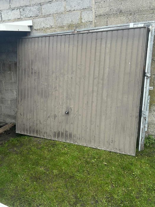 Brama  garażowa bro