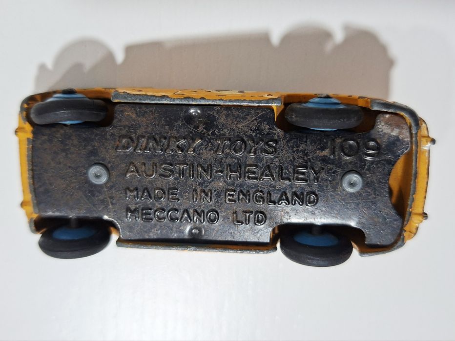 Miniatura Dinky Toys Austin Healey