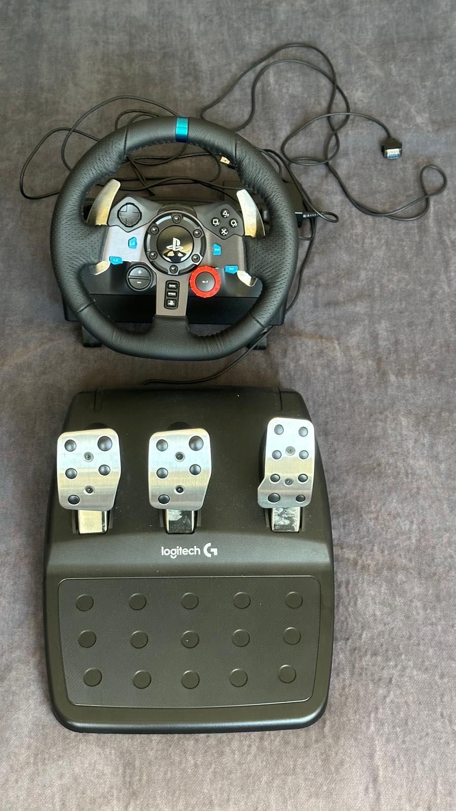 Volante Logitech G29 Driving Force + Pedais (PS4/PS5/PC)