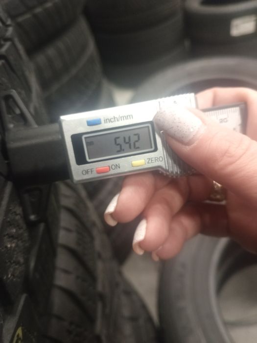 235 60 R17 BRIDGESTONE Blizzak LM 25, Зимові шини б/у