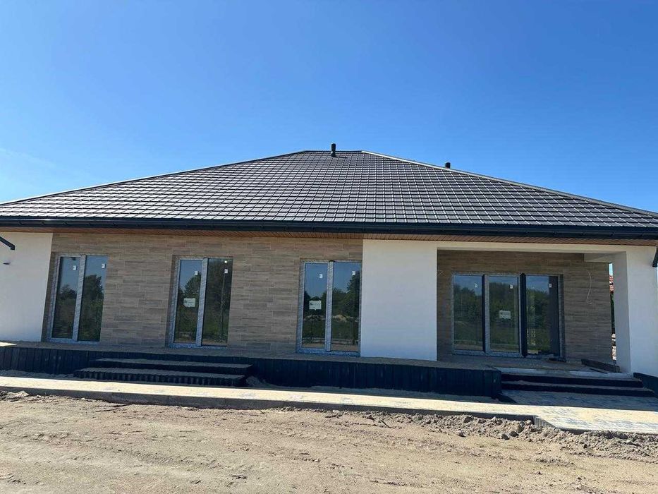 Окремостоячий будинок з гаражем під Варшавою