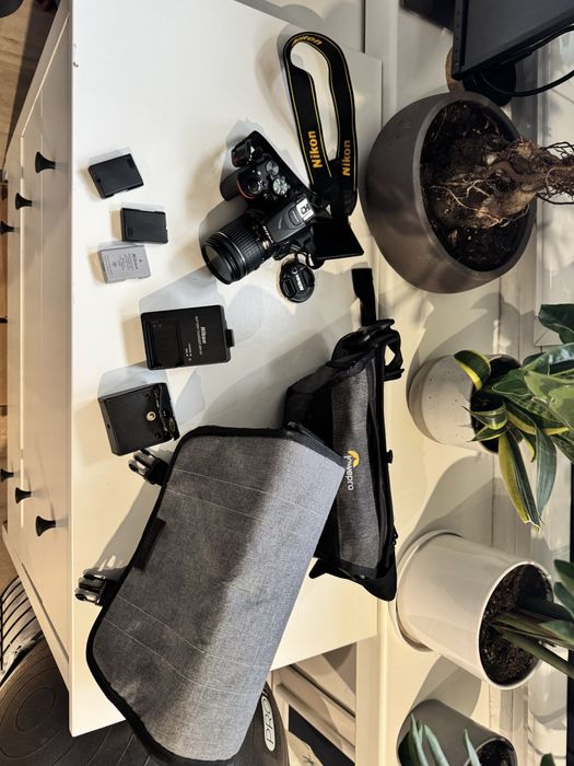 NIKON D5600 IDEALNY jak NOWY zestaw - przebieg 2751 zdjęć