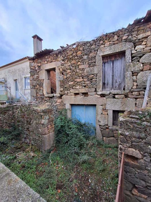 Casa em Ruínas para venda