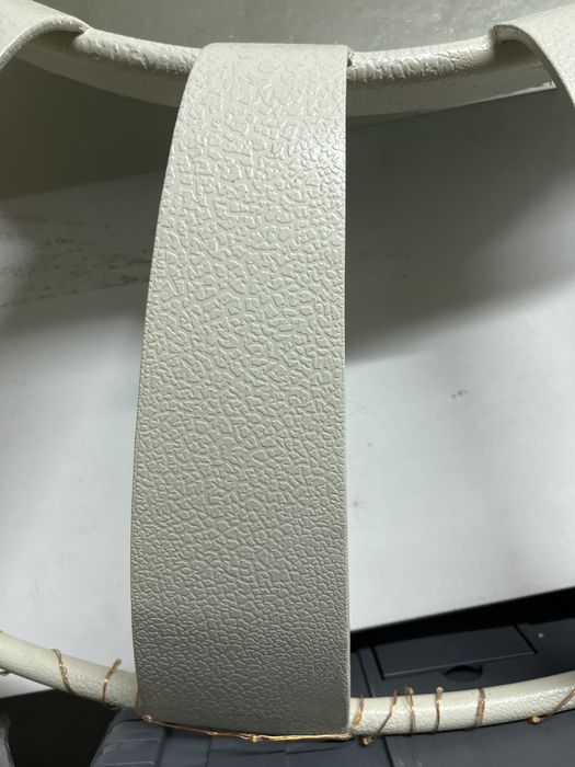 Espelho  com moldura  em redondo