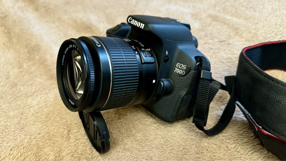 Canon EOS 700D kit EF-S 18-55mm III в идеальном состоянии