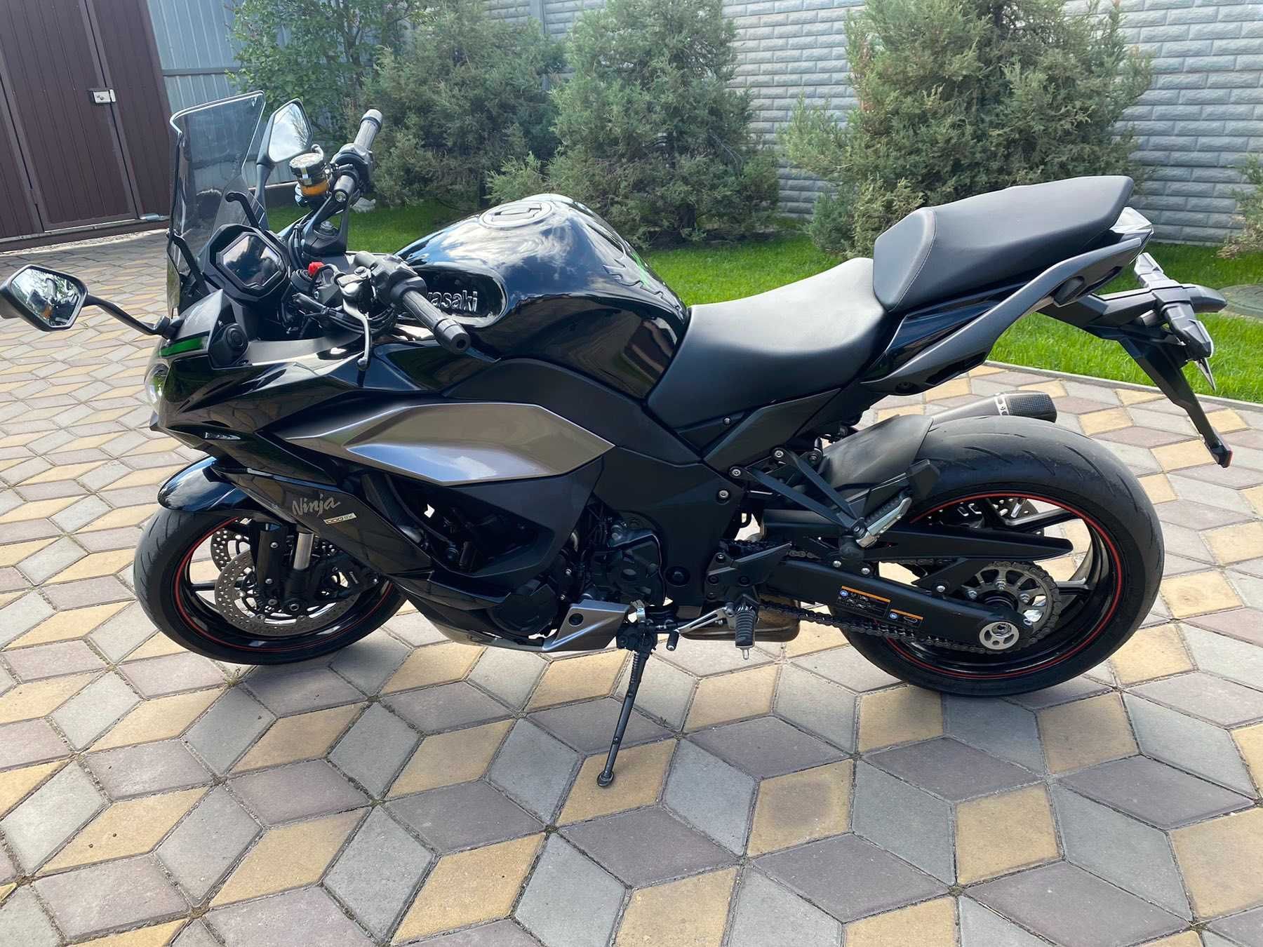 Продаю KAWASAKI Ninja Z1000SX 2023 год