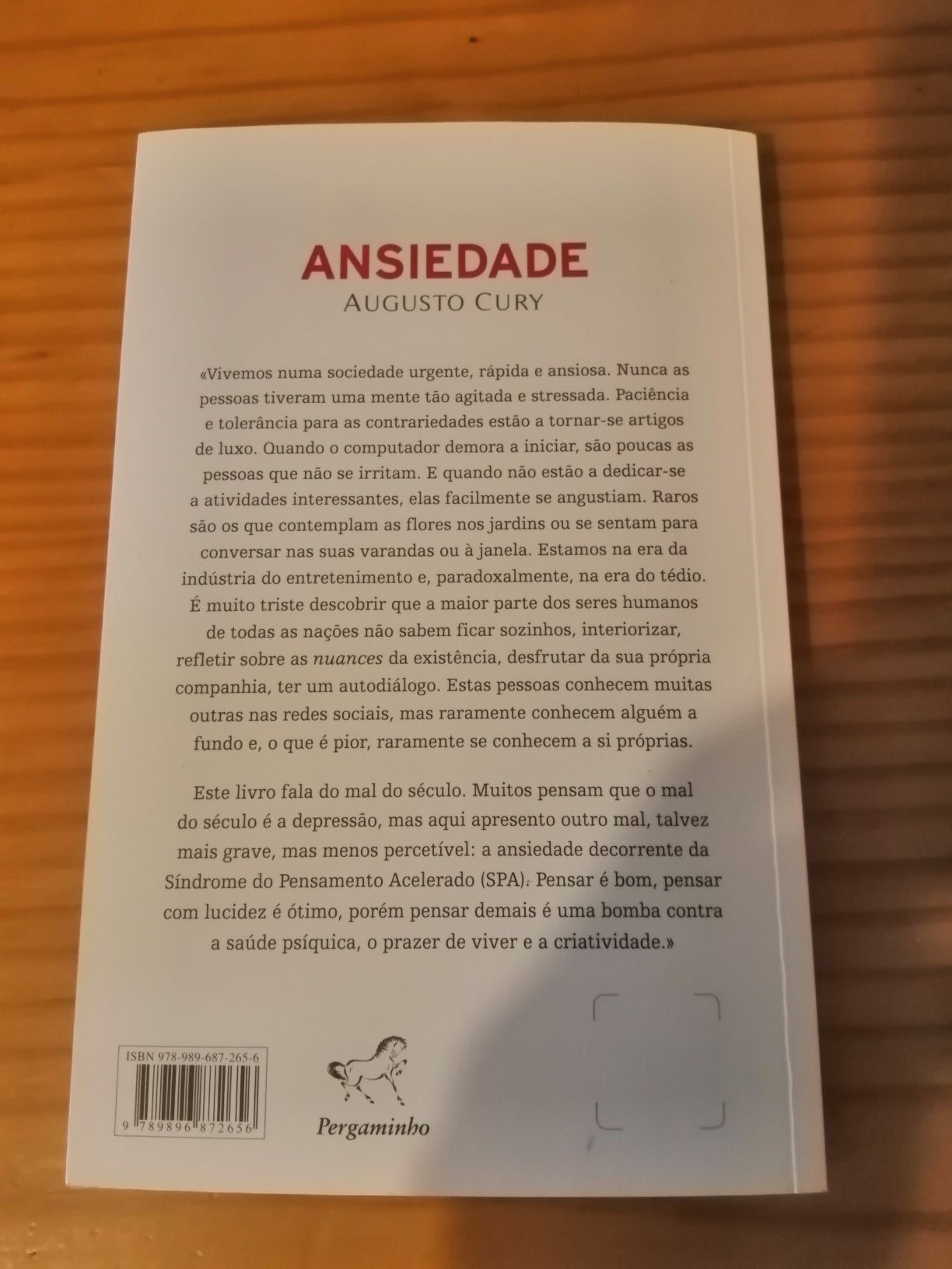 Vendo livros diversos livros Ex. ISABEL ALLENDE celente Preço