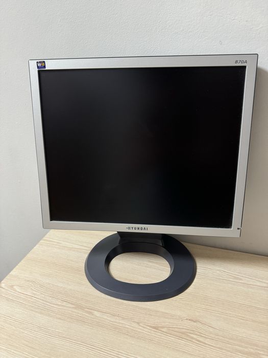 Монітор Hyundai B70A