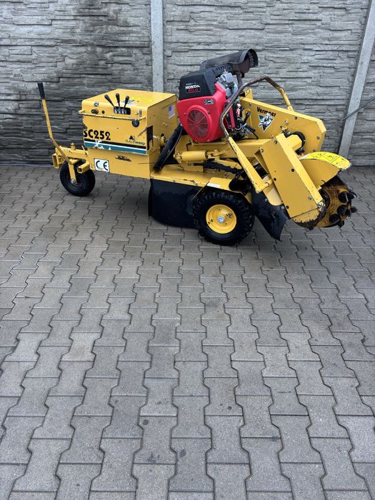 Frezarka do pni Vermeer SC252 Honda