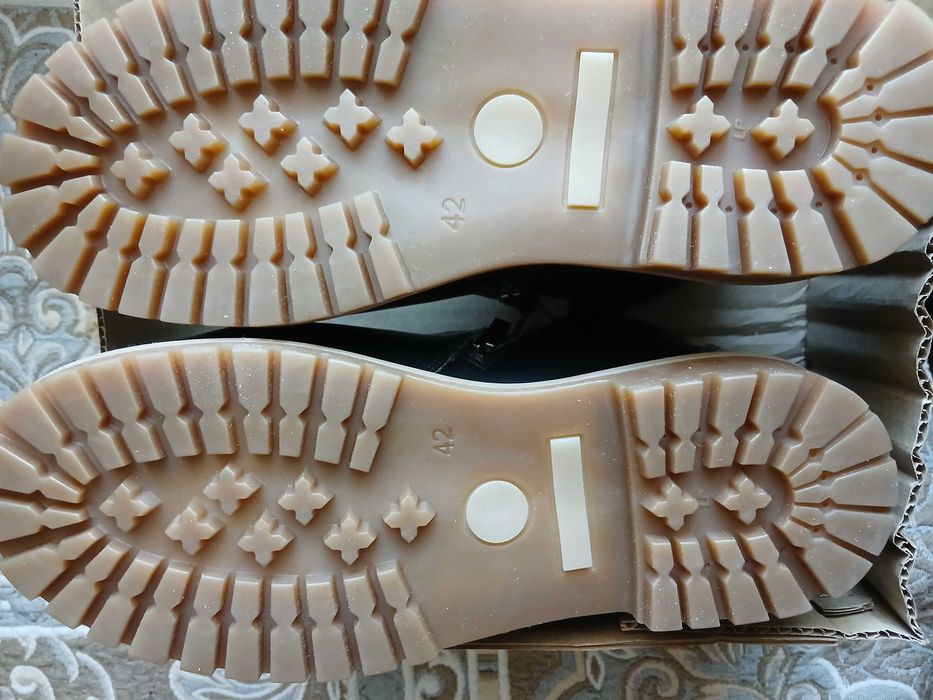 Зимові ботинки розмір 42 український виробник