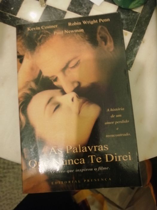 Livros variados a 5 euros cada um