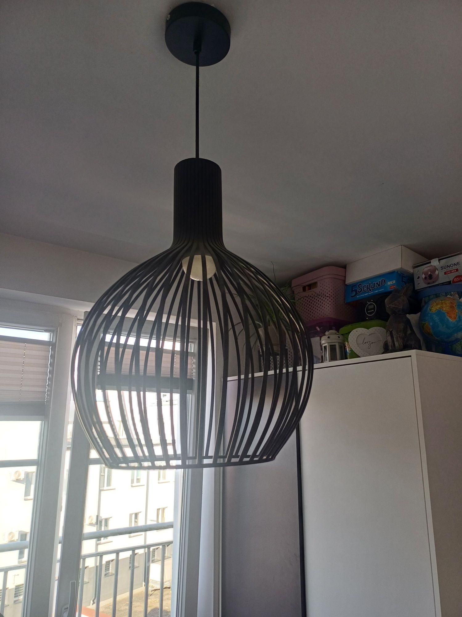 Duża solidne wykonanie lampa sufitowa