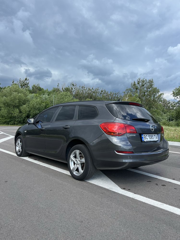 Продам Opel Astra 1.7CDTI на повному ходу, переоформлення,добрий стан!