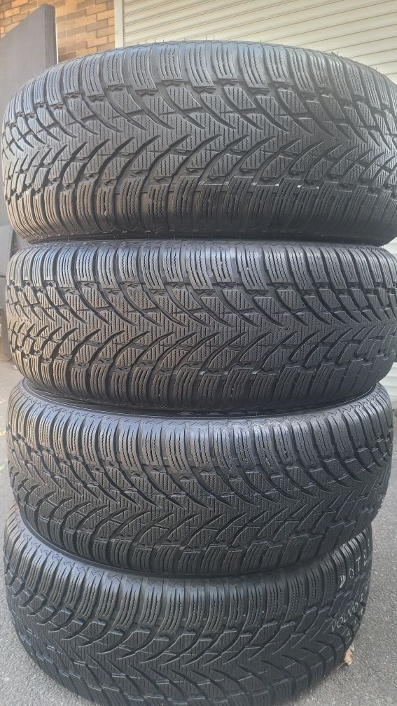 235 55 19 Nokian WR SUV4