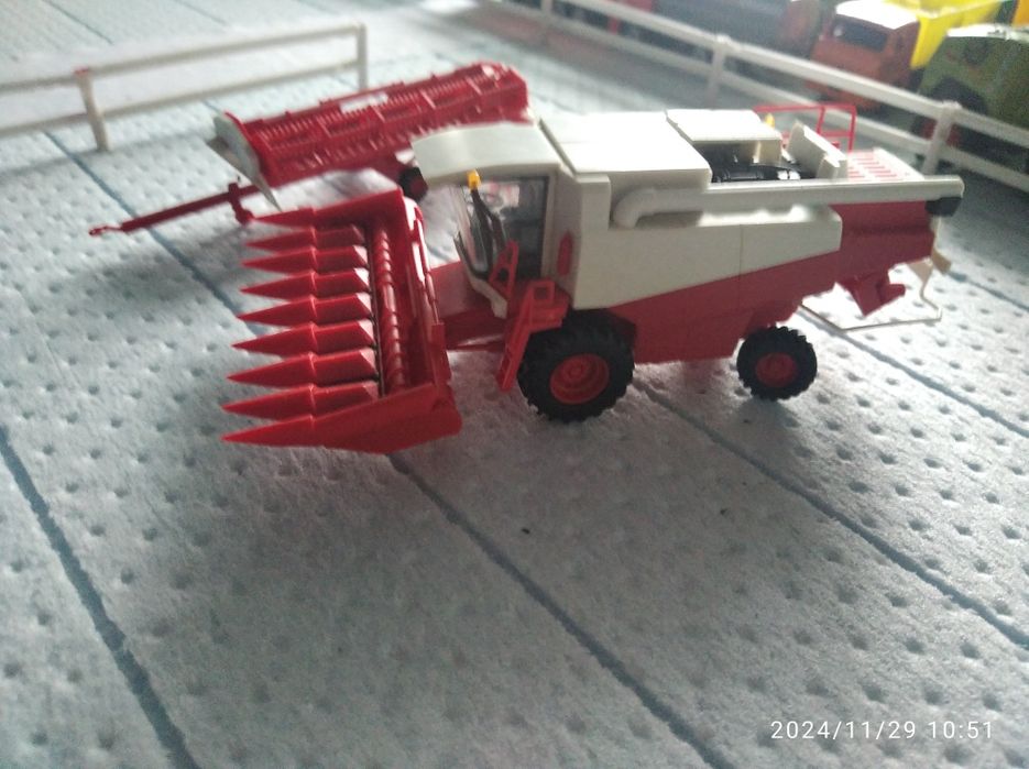 Колекційна модель комбайна клас  лексіон480  модель 1:87кібрі