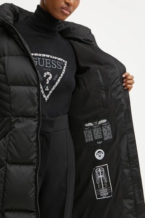 Płaszcz puchowy pikowany OLGA czarny Guess M