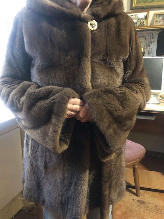 Продам норкову шубку