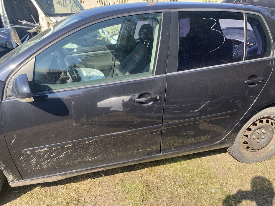 Volkswagen VW GOLF V LC9Z Czesci Caly Na Czesci Klapa Drzwi