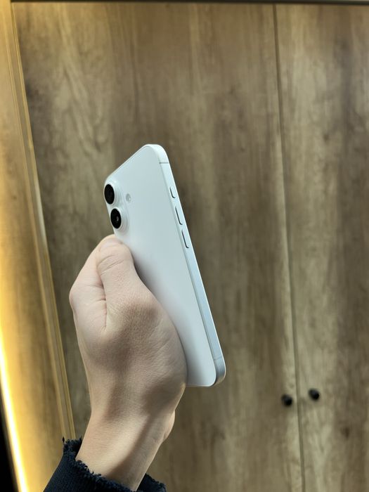 IPhone 16 128gb White Костюшка 5