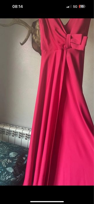 Różowa długa sukienka