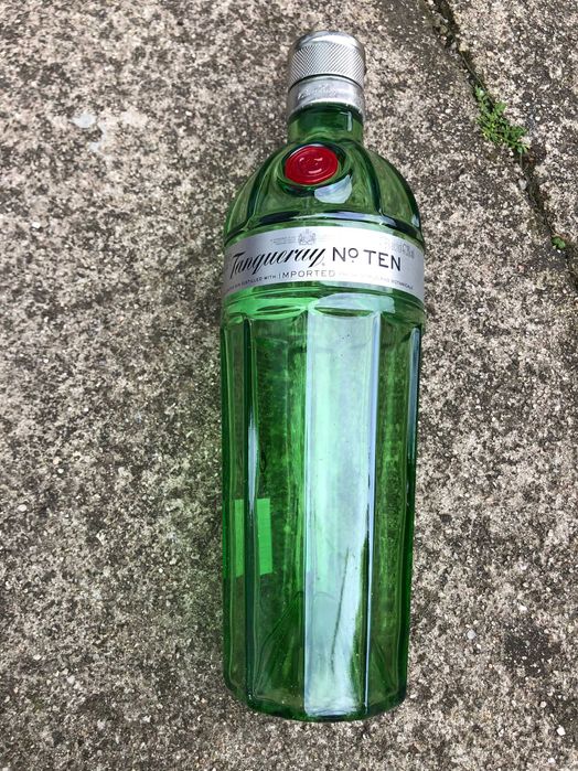 Garrafas vazias de bebidas alcoólicas para recuperação