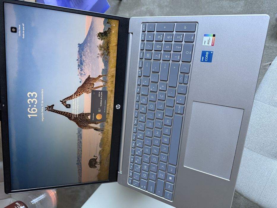 Portatil hp laptop 15-fd0026np