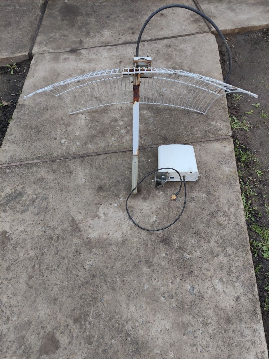 Рабочий радиокомплект 2,4 ГГц Mikrotik RB411 + antennabox2 + усилитель