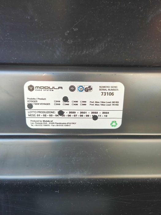 Box   dachowy samochodowy